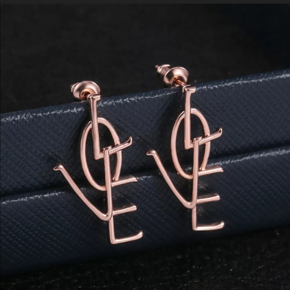 New Women’s Romantic LOVE Stud Earrings - Picture 10 of 12